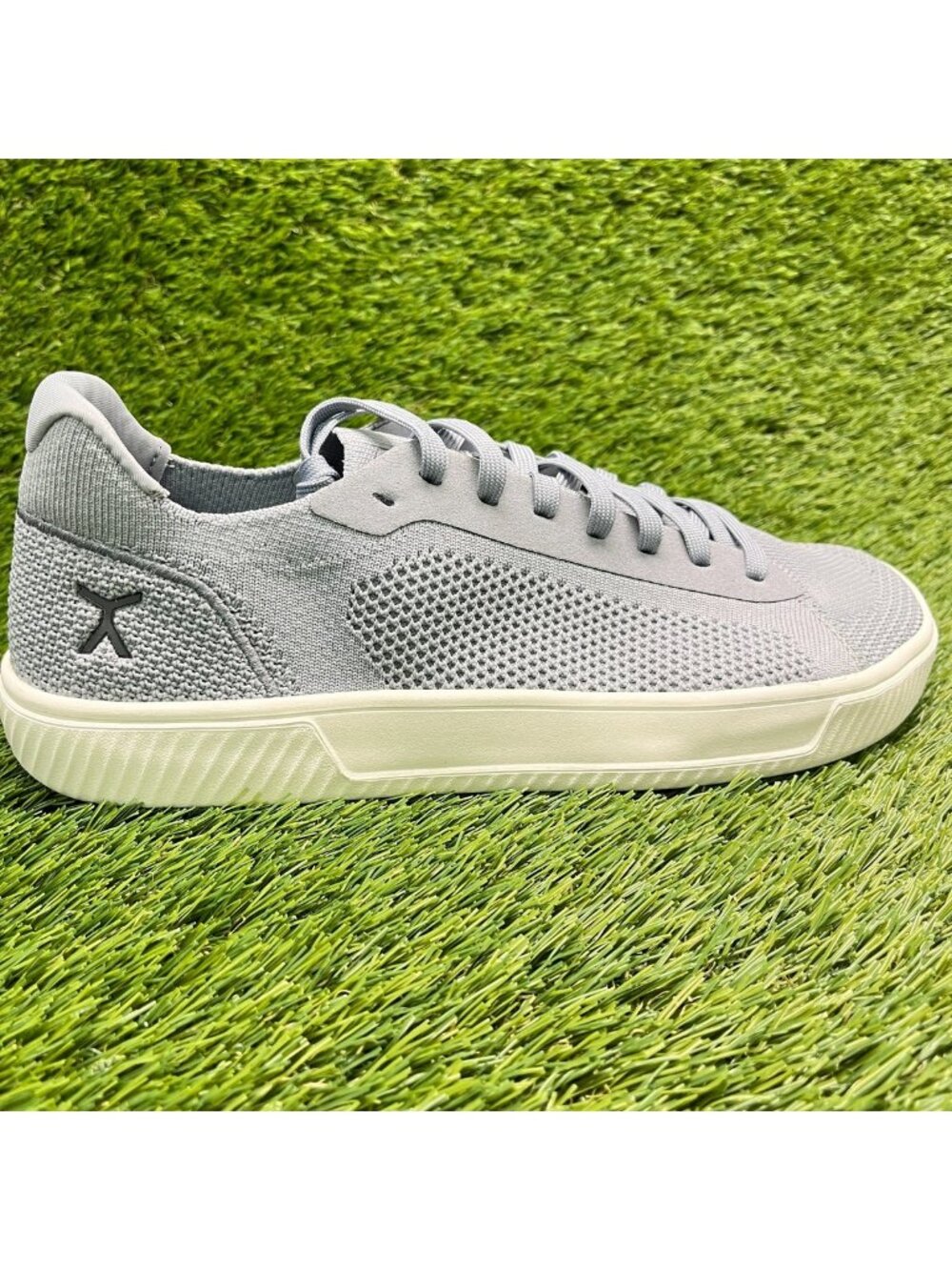 Flux Footwear Adapt Trainer Gray White Mens Size 10.5 Athletic Shoes Sneakers
